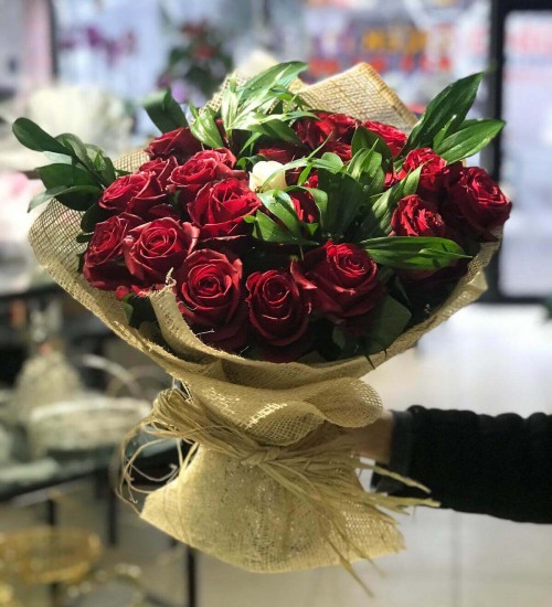 BUKET ( 29+1 ADET GUL+YESILLIK)