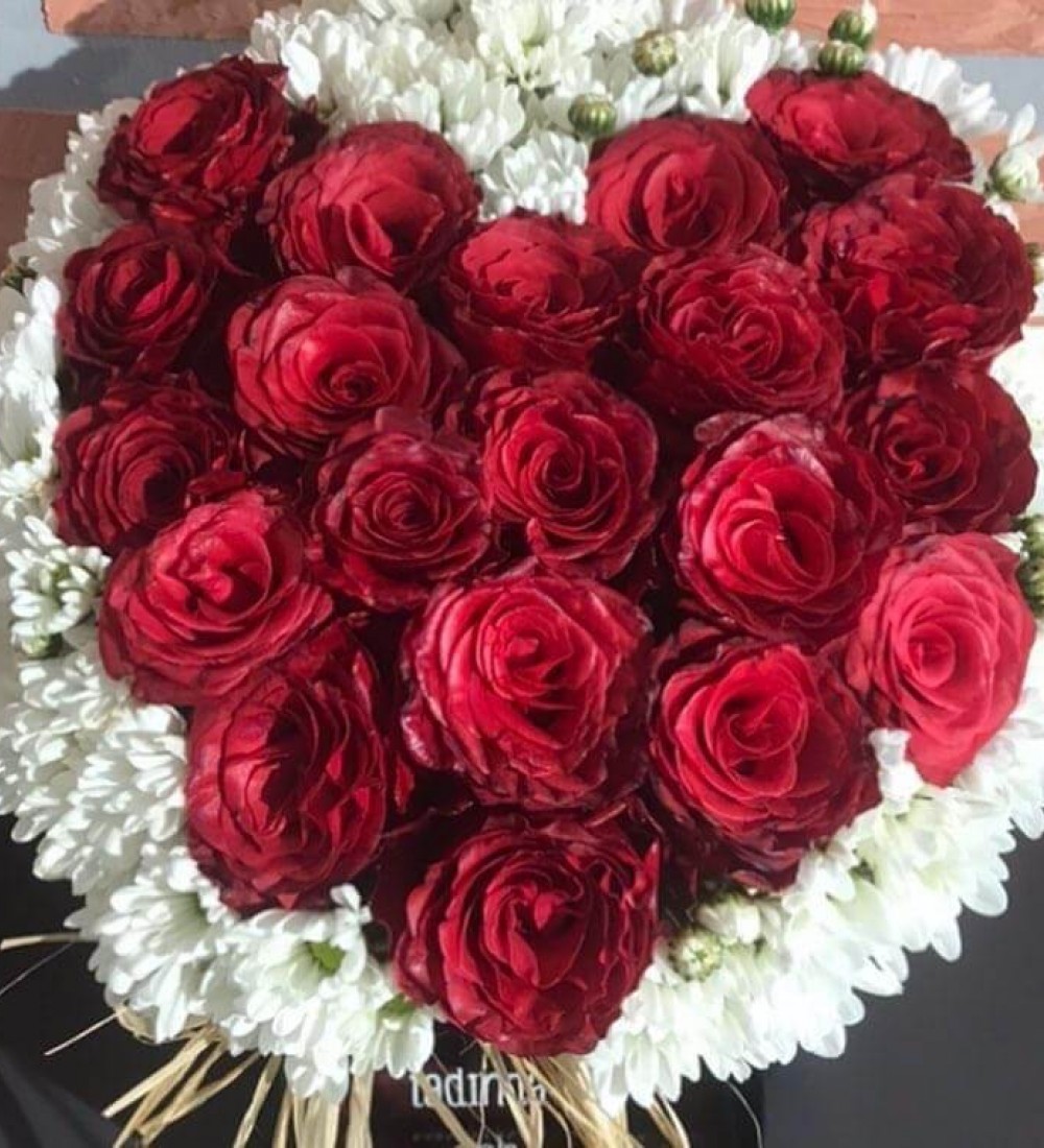 KUTU 20 Gül Kalp Desenli +Papatya Çikolata Kutusu