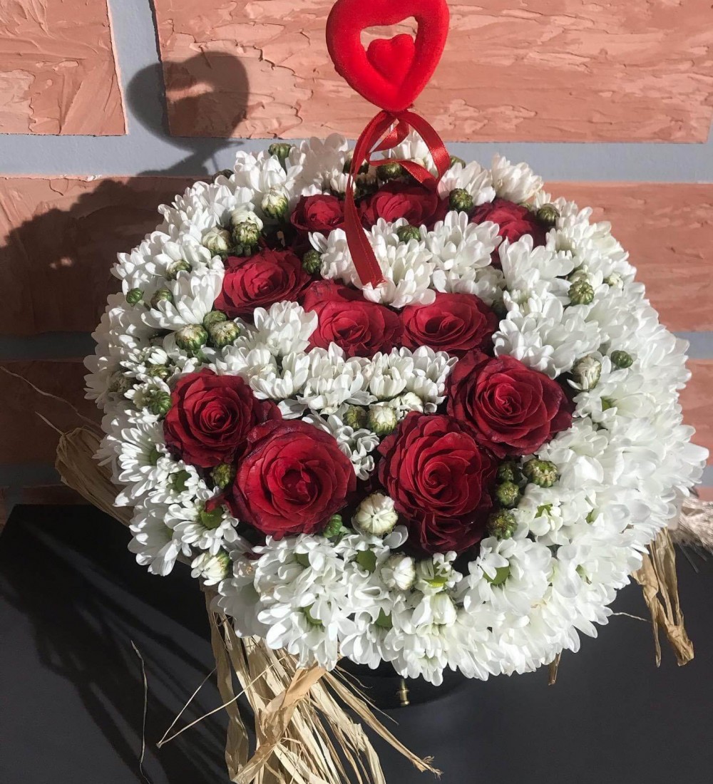 KUTU Kişiye Özel Gül'den Harf + Papatya + Çikolata