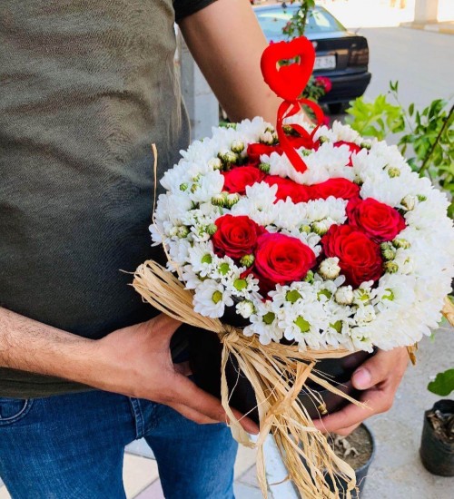 KUTU Kişiye Özel Gül'den Harf + Papatya + Çikolata