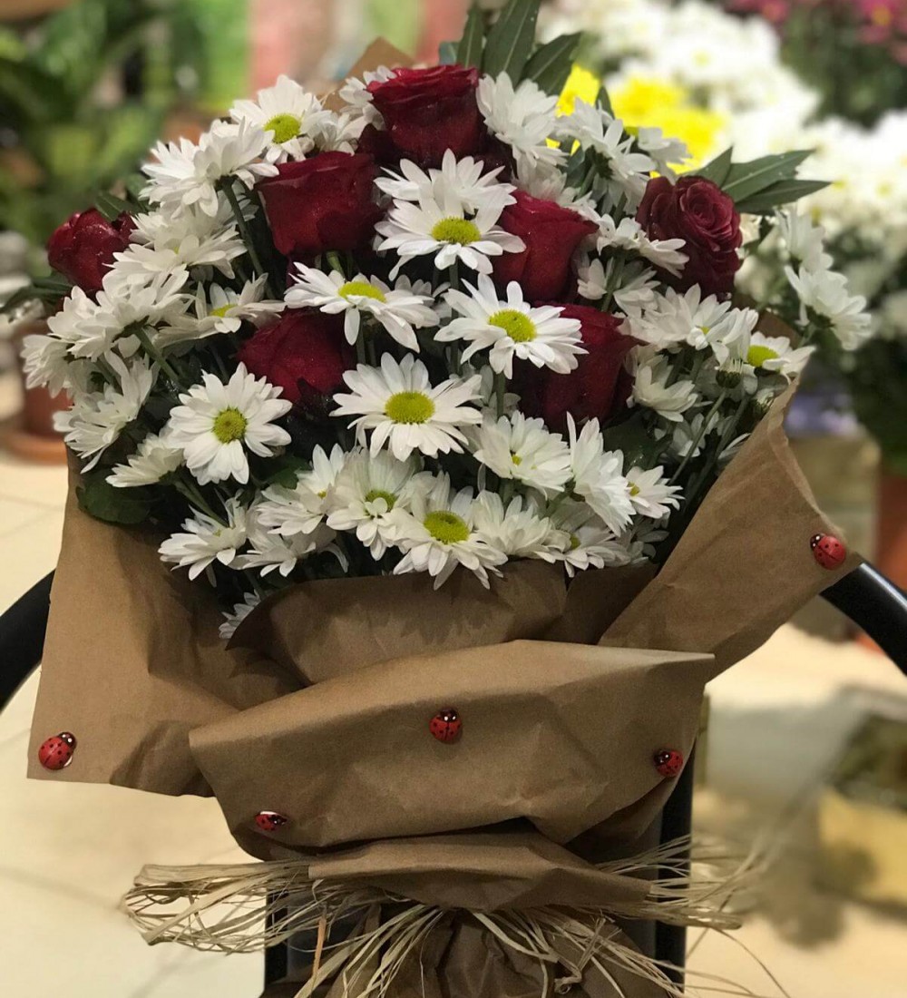 BUKET 7Adet Gül + 5 Demet Papatya