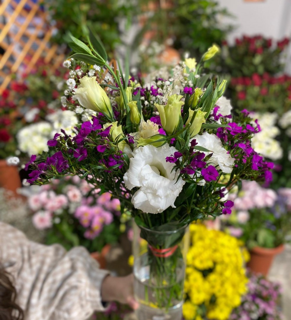 Vazoda Karışık Buket 3 (5 Demet)