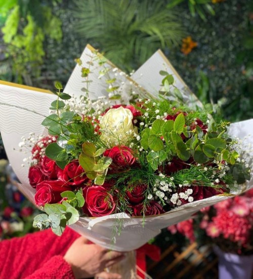 BUKET ( 30+1 ADET GUL+YESILLIK)